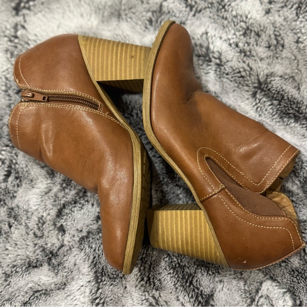 Sofft Brown Ankle Booties with Chunky Heel